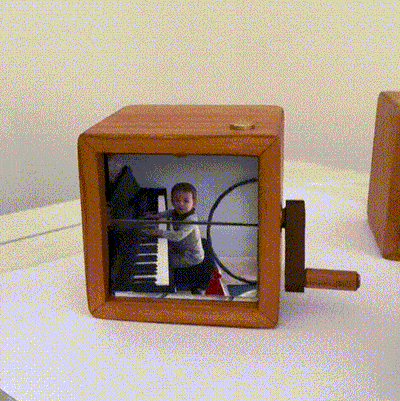 DoDoWish Custom Photo Flipbook Frame Animation Machine Mechanical Hand-cranked Flipbook Box Photo Album with Light Black Walnut Christmas Gifts
